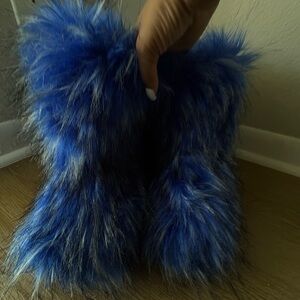 SHEIN Blue Faux Fur Ankle Boots